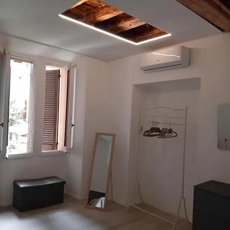 History Luxury By Revenue House * Como
