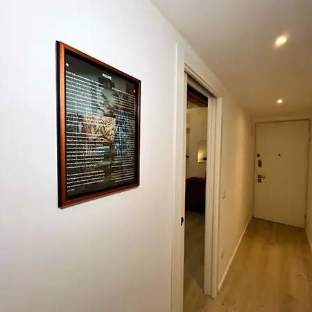 アパート 100 Passi Dal Lago, History Piazza Roma By Revenue House *