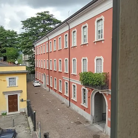 アパート 100 Passi Dal Lago, History Piazza Roma By Revenue House *