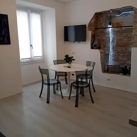 100 Passi Dal Lago, History Piazza Roma By Revenue House アパート