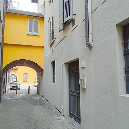 Piazza Roma Next And Station By Revenue House * 코모