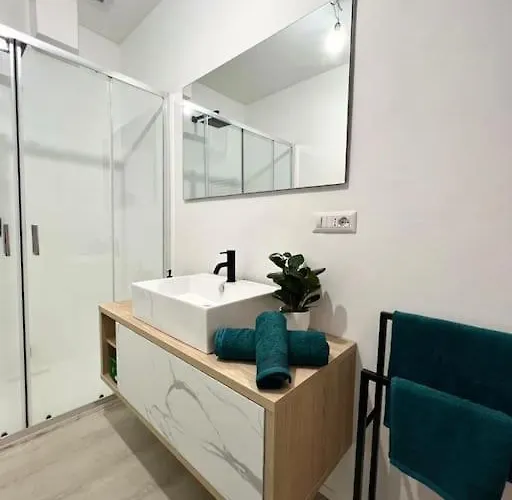 아파트 Piazza Roma Next And Station By Revenue House 코모